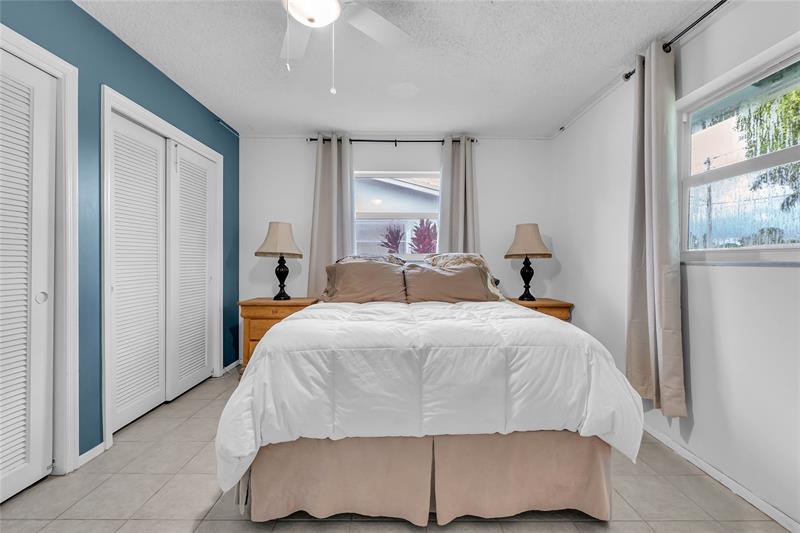 Image 24 of 39 For 6202 70th Ave