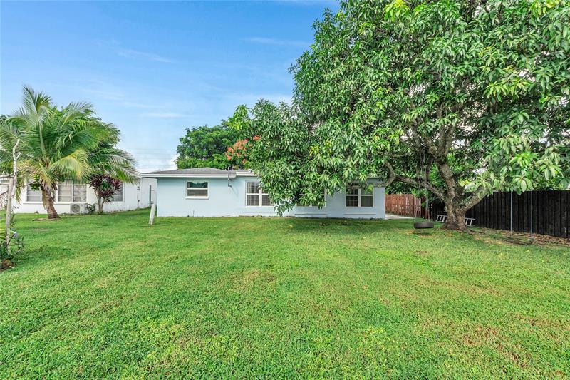 Image 30 of 39 For 6202 70th Ave