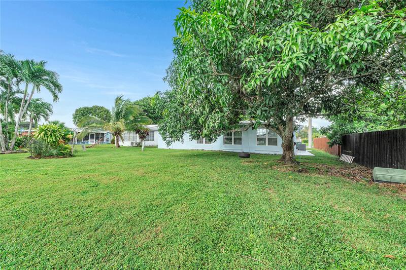 Image 31 of 39 For 6202 70th Ave