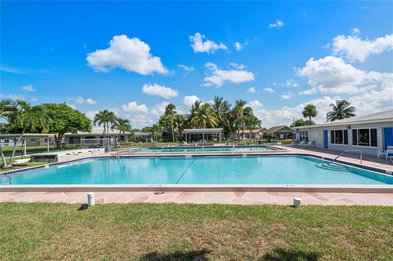 Image 34 of 39 For 6202 70th Ave