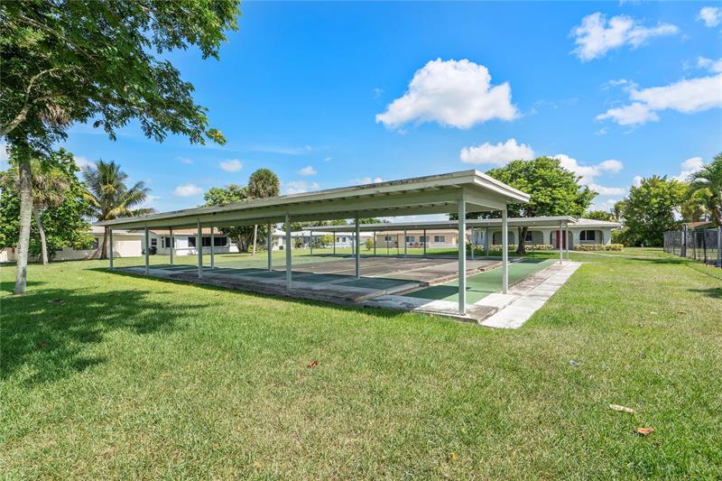 Image 36 of 39 For 6202 70th Ave