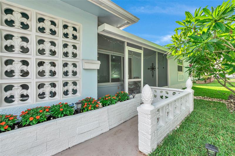 Image 4 of 39 For 6202 70th Ave