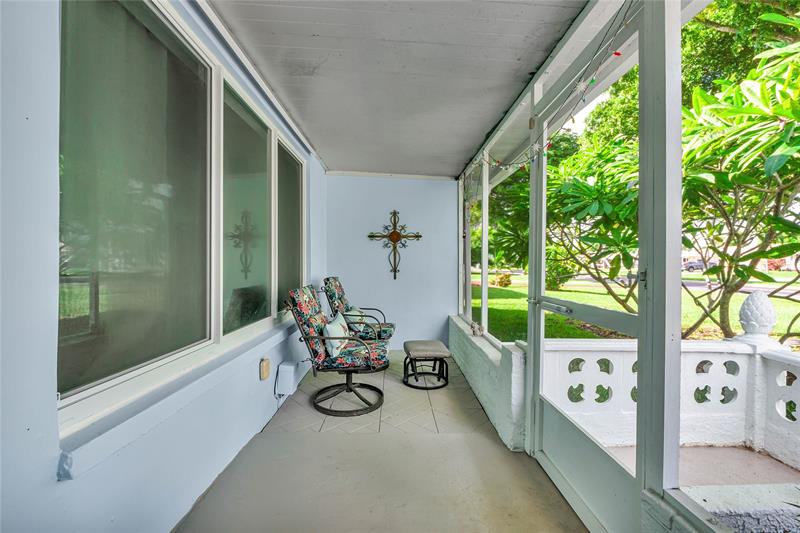 Image 5 of 39 For 6202 70th Ave