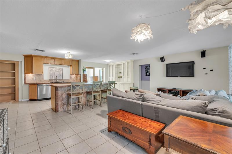 Image 7 of 39 For 6202 70th Ave