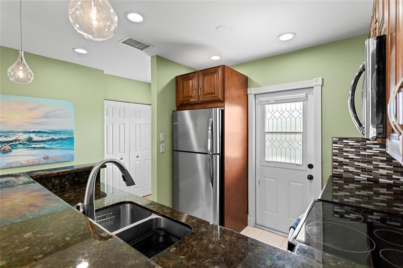 Image 32 of 56 For 3501 47th Ave  614