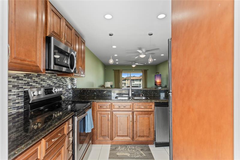 Image 33 of 56 For 3501 47th Ave  614