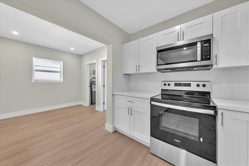 Image 11 of 36 For 5324 1st Ave