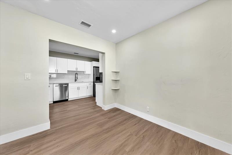 Image 16 of 36 For 5324 1st Ave