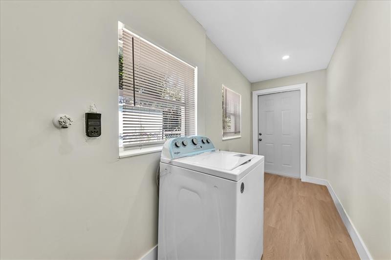 Image 17 of 36 For 5324 1st Ave