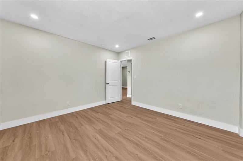 Image 33 of 36 For 5324 1st Ave