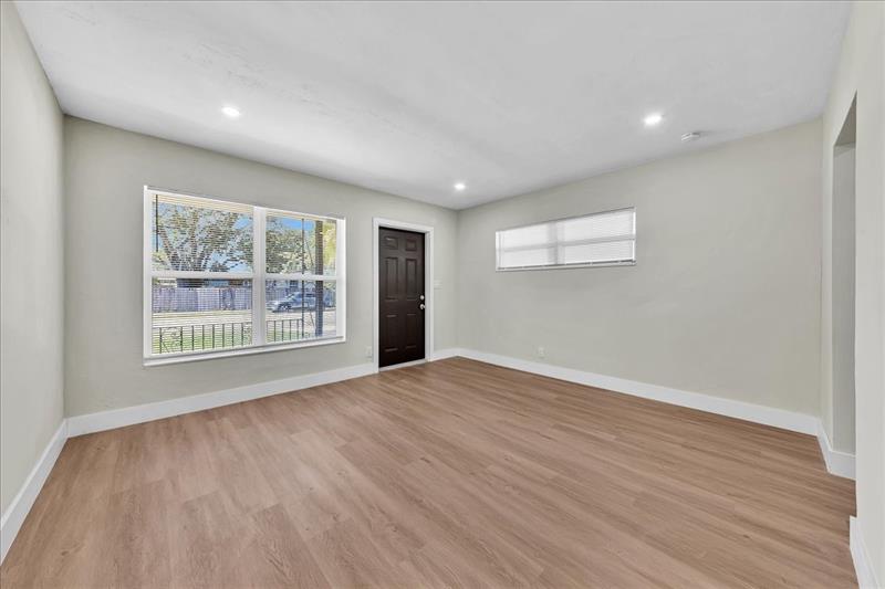Image 7 of 36 For 5324 1st Ave
