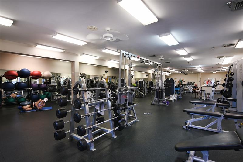 Image 15 of 65 For 2901 Victoria Cir  M4