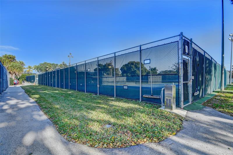 Image 31 of 65 For 2901 Victoria Cir  M4
