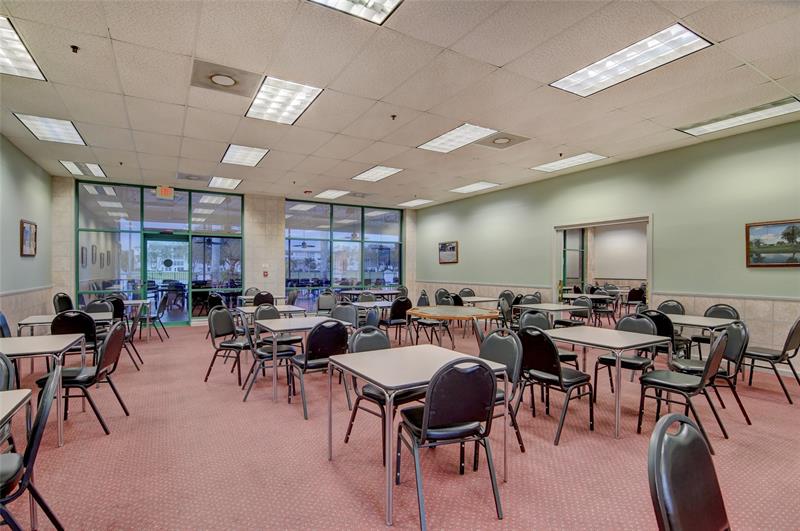 Image 4 of 65 For 2901 Victoria Cir  M4