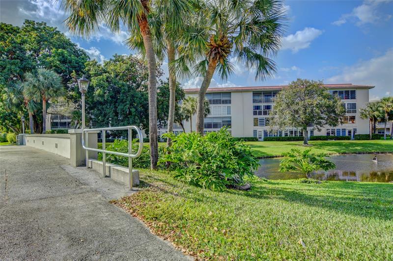 Image 43 of 65 For 2901 Victoria Cir  M4