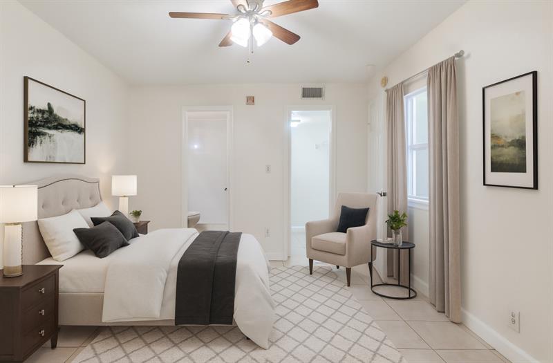 Image 11 of 31 For 875 Riverside Dr  717