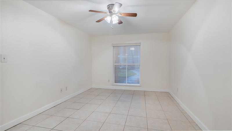 Image 21 of 31 For 875 Riverside Dr  717