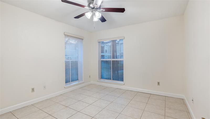 Image 22 of 31 For 875 Riverside Dr  717