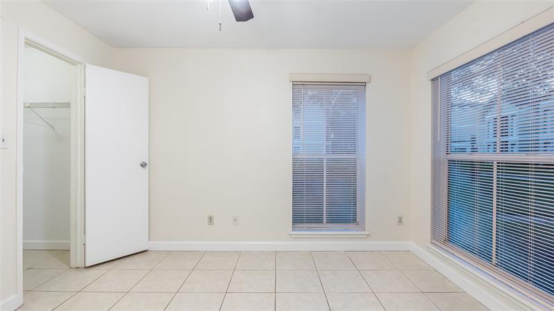 Image 23 of 31 For 875 Riverside Dr  717