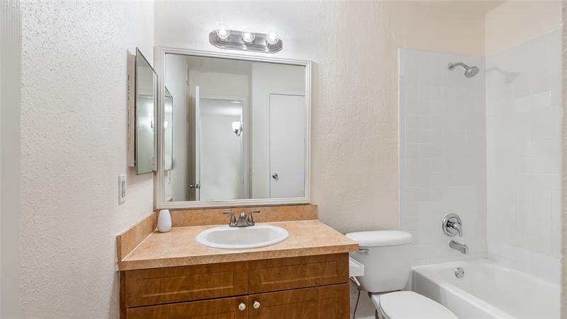 Image 26 of 31 For 875 Riverside Dr  717