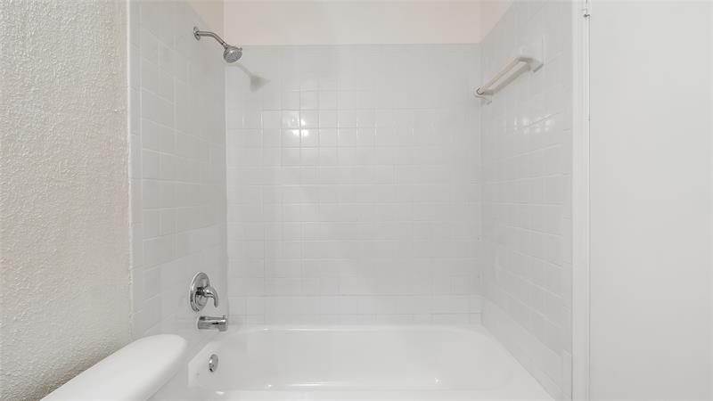 Image 27 of 31 For 875 Riverside Dr  717