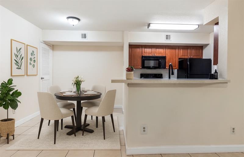 Image 6 of 31 For 875 Riverside Dr  717