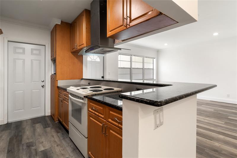 Image 6 of 21 For 1450 Atlantic Shores Blvd  117