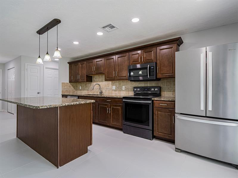 Image 12 of 32 For 2725 1st Lane