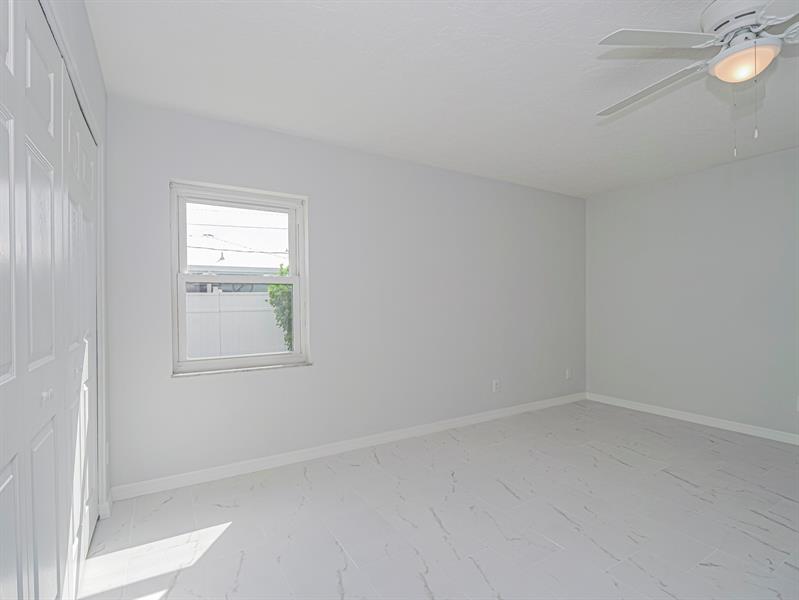 Image 17 of 32 For 2725 1st Lane