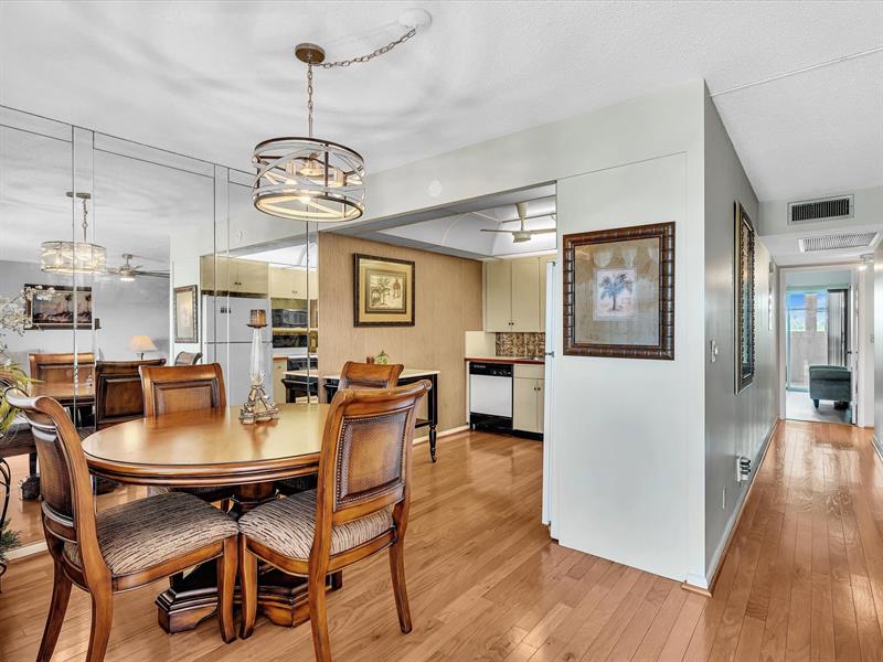 Image 24 of 100 For 4026 Ventnor H Ct  4026