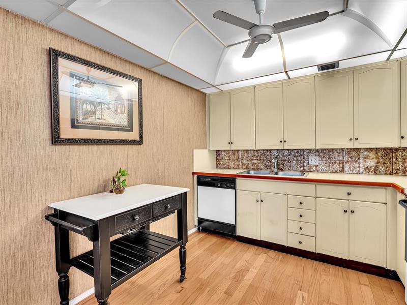 Image 27 of 100 For 4026 Ventnor H Ct  4026