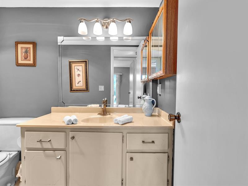 Image 51 of 100 For 4026 Ventnor H Ct  4026