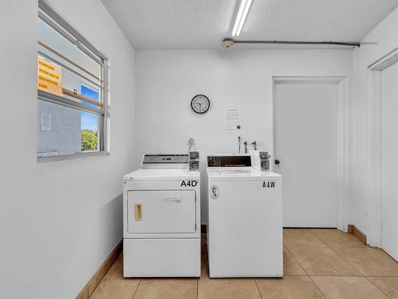 Image 53 of 100 For 4026 Ventnor H Ct  4026