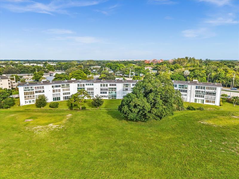 Image 54 of 100 For 4026 Ventnor H Ct  4026