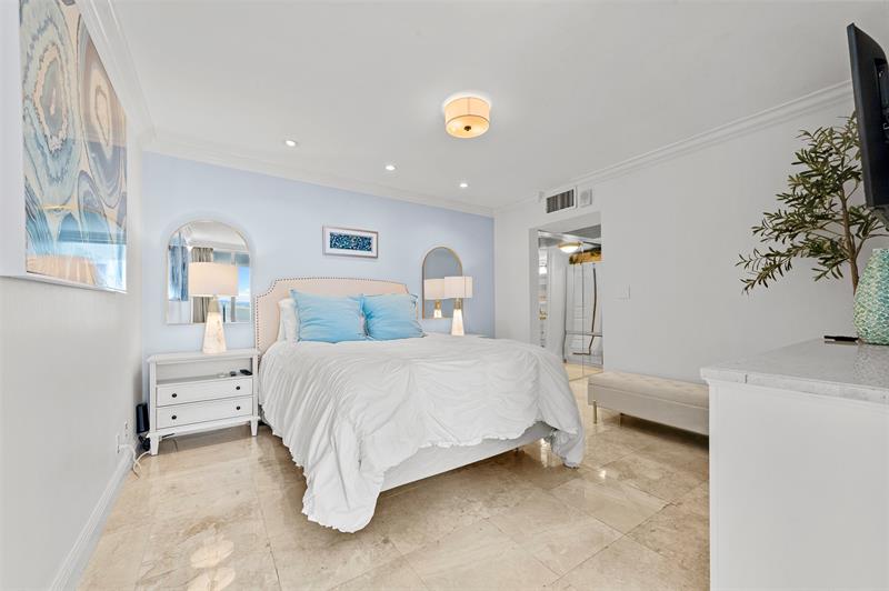 Image 11 of 39 For 209 Fort Lauderdale Beach Blvd  17g