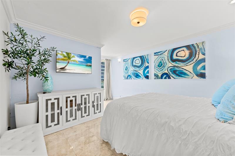 Image 12 of 39 For 209 Fort Lauderdale Beach Blvd  17g