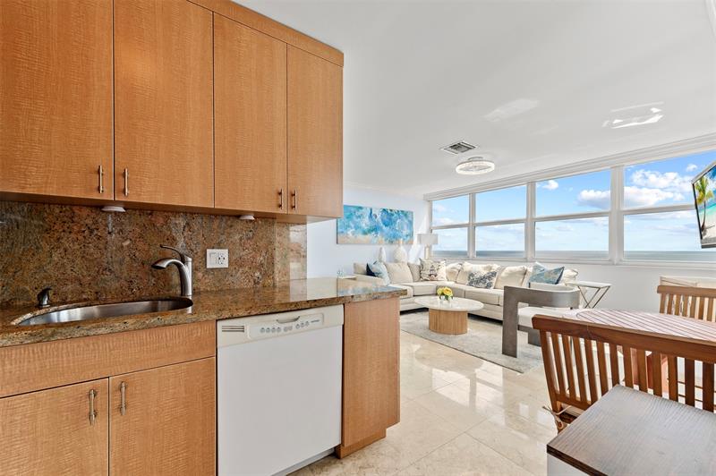 Image 7 of 39 For 209 Fort Lauderdale Beach Blvd  17g