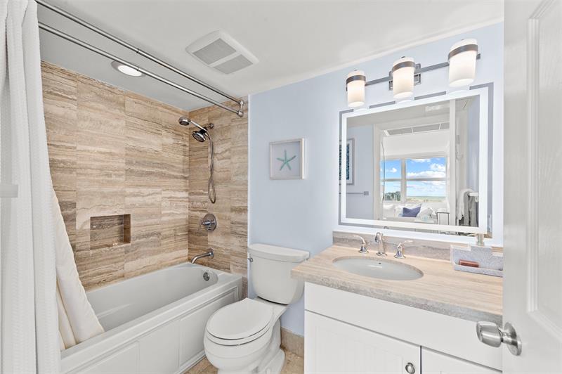 Image 8 of 39 For 209 Fort Lauderdale Beach Blvd  17g