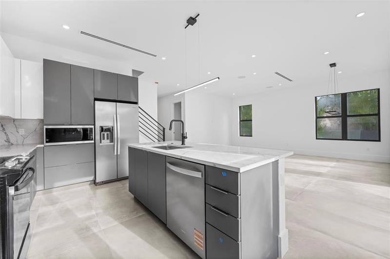 Image 11 of 36 For 3298 15th Ave