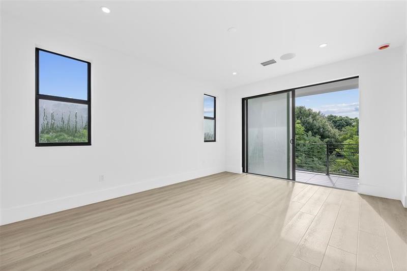 Image 15 of 36 For 3298 15th Ave