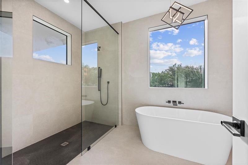 Image 17 of 36 For 3298 15th Ave