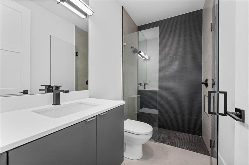 Image 19 of 36 For 3298 15th Ave