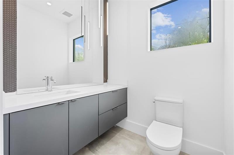 Image 21 of 36 For 3298 15th Ave