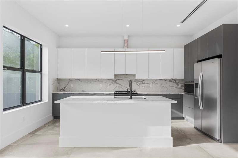 Image 3 of 36 For 3298 15th Ave