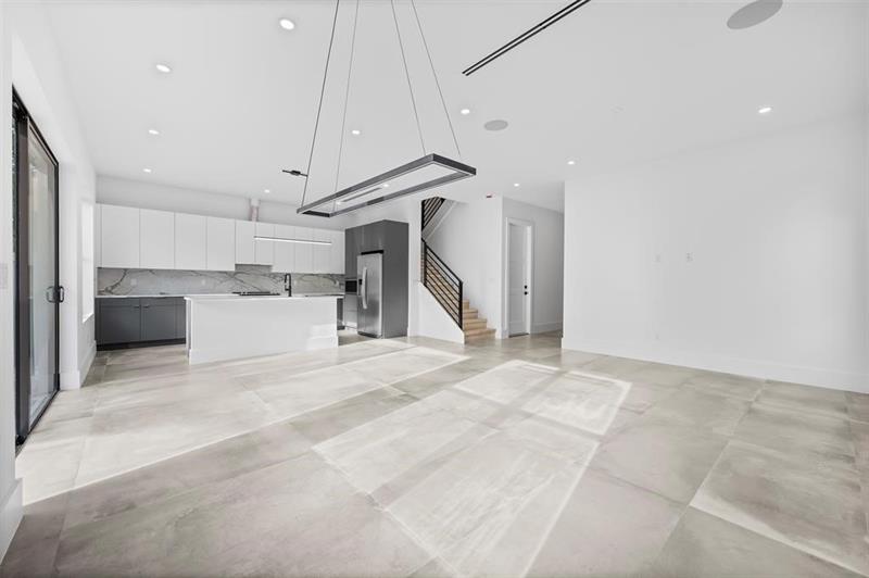 Image 5 of 36 For 3298 15th Ave