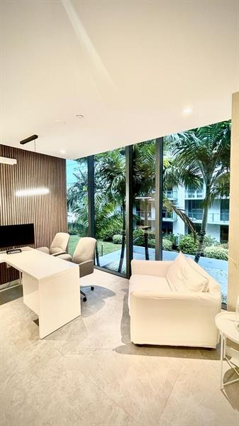 Image 10 of 16 For 2980 Ne 207th St.  609