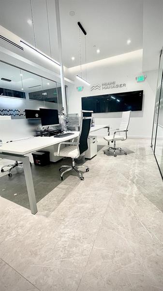 Image 7 of 16 For 2980 Ne 207th St.  609