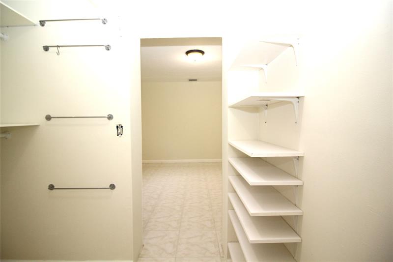 Image 10 of 18 For 3910 61st Ave