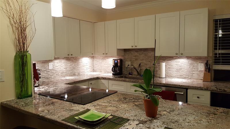 Image 3 of 10 For 905 28th St  