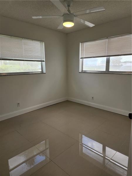 Image 14 of 15 For 9911 Sandalfoot Blvd  101